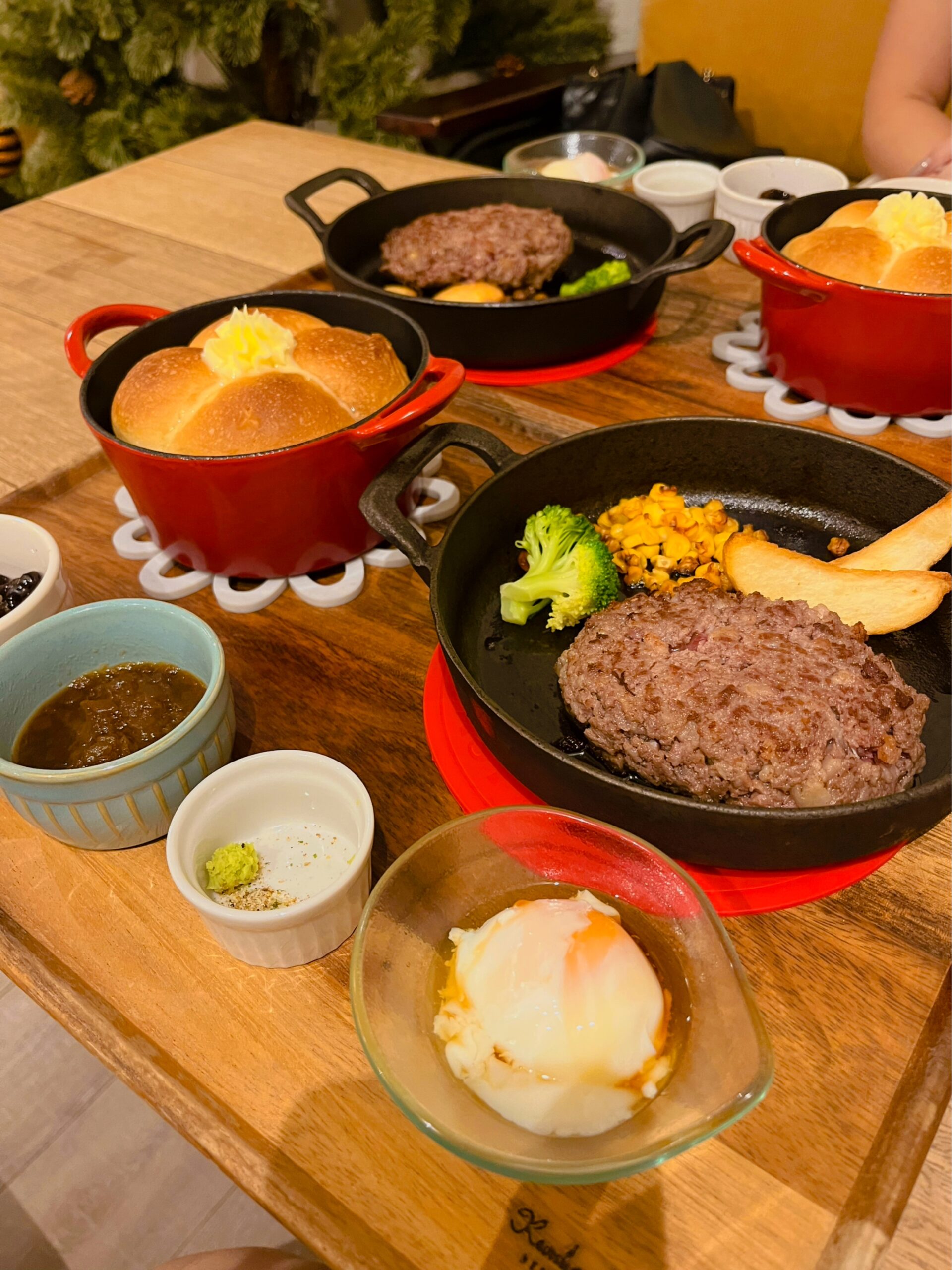 モーニングだけじゃない！自家挽き生ハンバーグを頂きに「CROCE一宮店」で夜カフェ♪