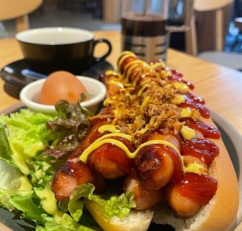 《一宮市木曽川町》木曽川町の大人気カフェの『BEN'S MORNING CAFE』の裏メニューの激熱ホットドッグを制覇してきました！