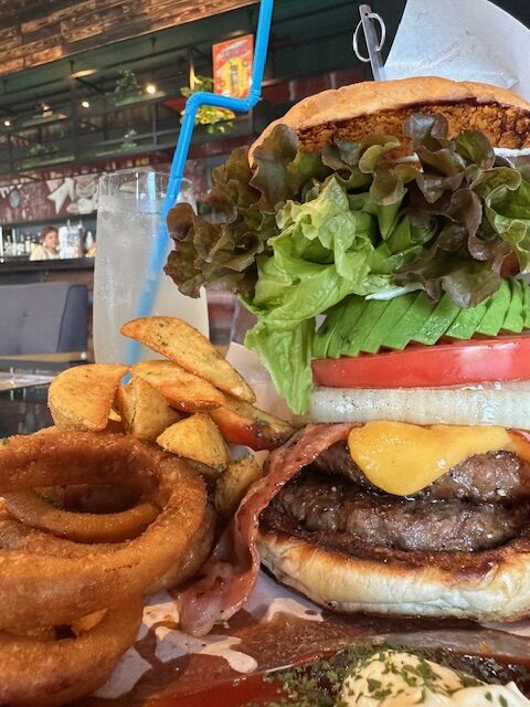 和牛の和牛の肉汁あふれる本格バーガー「unknownバーガー」さんでおなか一杯になりましょう！